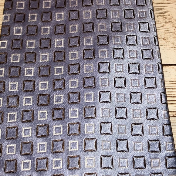 Geoffrey Beene, bundle of four, 100% silk men’s neckties - Picture 7 of 11